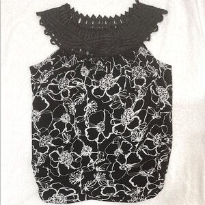 Perception Concepts Black and White Floral Women's Top Size Medium EUC